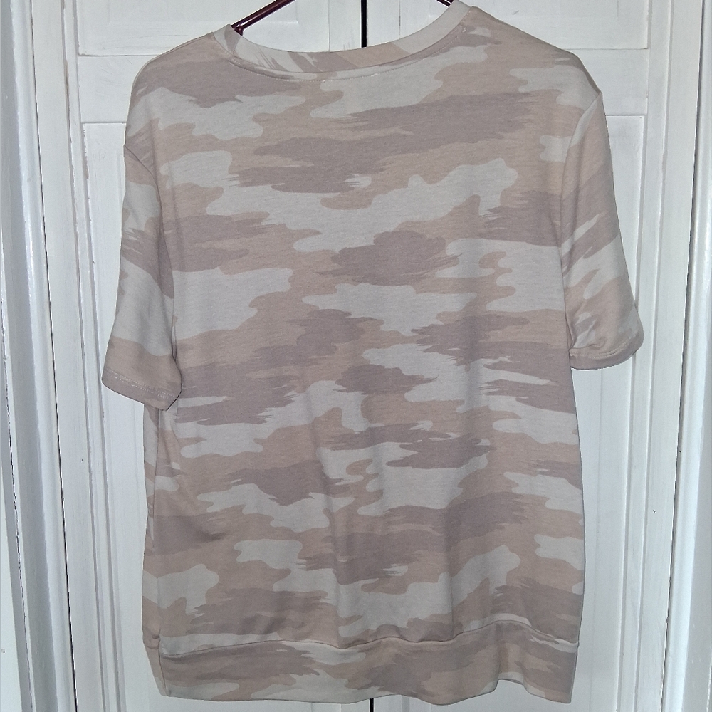 Como Vintage Beige Camouflage Knot Front Tee - Picture 6 of 8